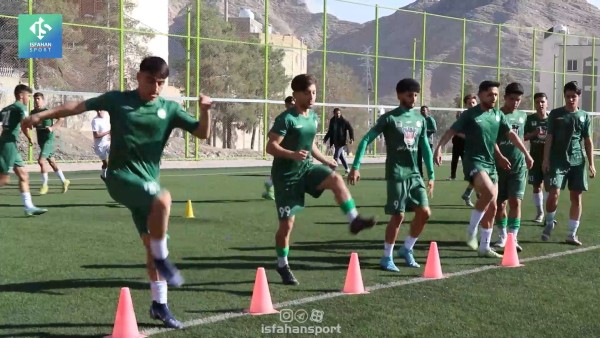 تمرین تیم فوتبال زیر 18 سال ذوب آهن قبل از فینال