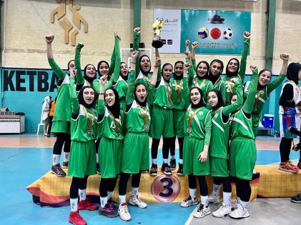 کسب جایگاه سوم دختران نوجوان بسکتبالیست ذوب آهن در مسابقات قهرمانی استان