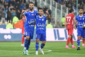 افزایش فاصله استقلال و سپاهان با پرسپولیس