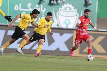 زمان بازی سپاهان - پرسپولیس تغییر کرد