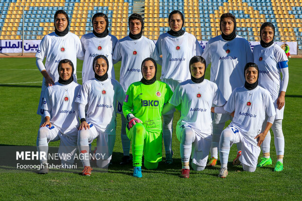 خاتون بم با شکست سپاهان به قهرمانی نزدیک‌تر شد