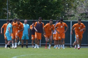سپاهان همچنان پرنماینده‌ترین تیم لیگ برتر؛ اتحاد کلباء باشگاه لژیونرها