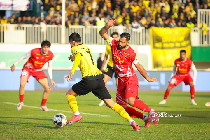 زمان بازی سپاهان و پرسپولیس در فصل ۱۴۰۵_۱۴۰۴