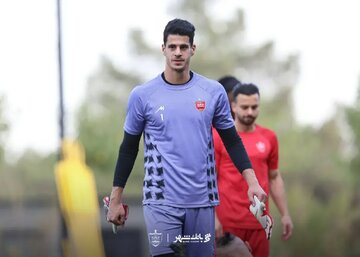 واکنش نیازمند به پرتاب دلارها؛ هیچکس به خاطر پول از سپاهان نمی‌رود