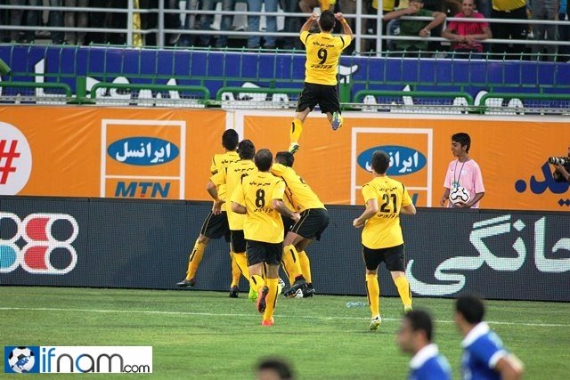 گزارش تصویری دیدار سپاهان و استقلال (93/5/23)