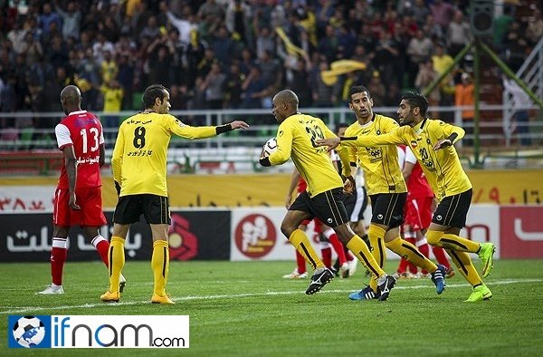 گزارش تصویری دیدار سپاهان و تراکتورسازی (94/1/23)