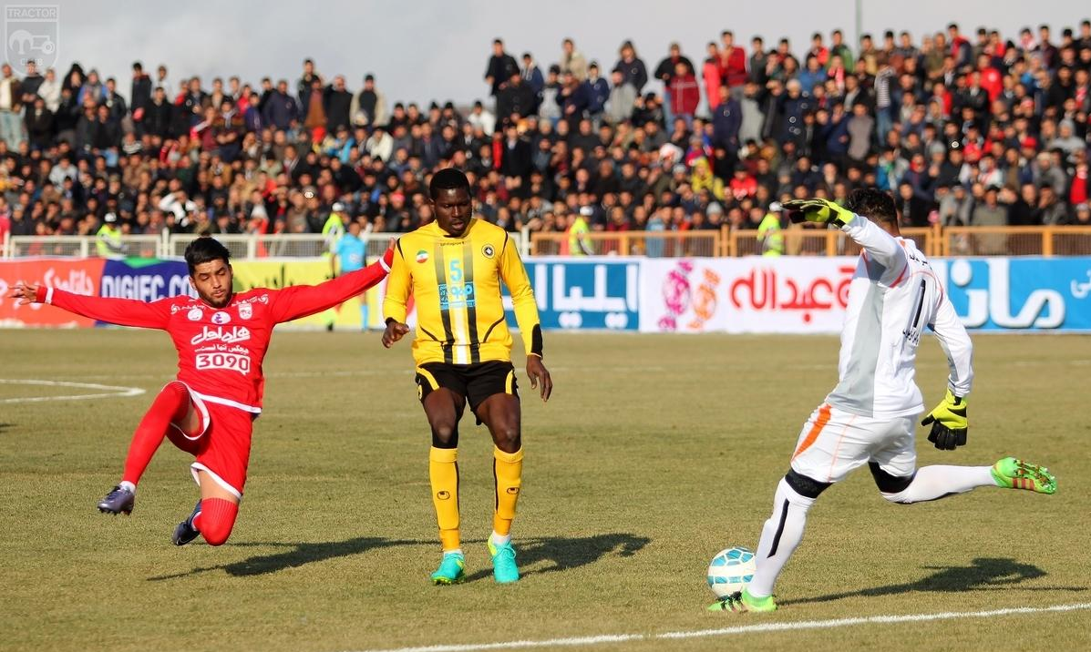 گزارش تصویری دیدار تیم های  تراکتورسازی و سپاهان