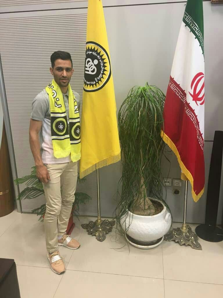 پاپی با سپاهان تمدید کرد