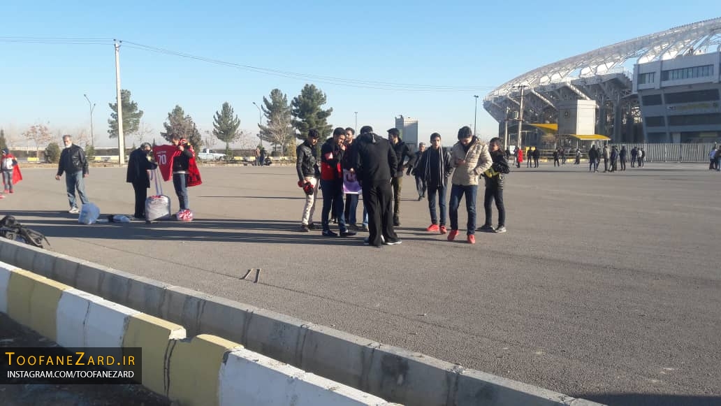 حال و هوای ورزشگاه نقش جهان پیش از دیدار بزرگ